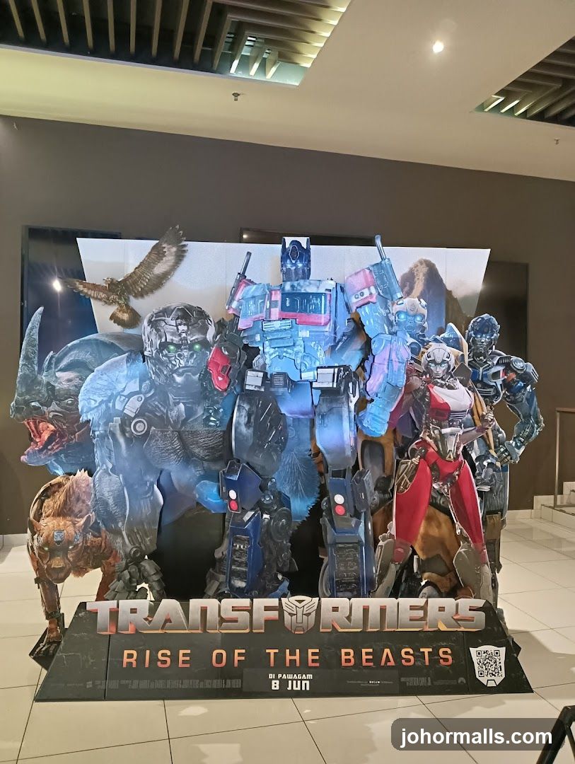 Transformers: Rise of the Beasts Standee