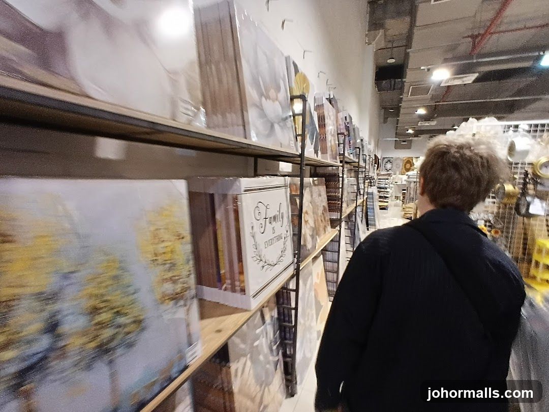 Art and Home Decor Store