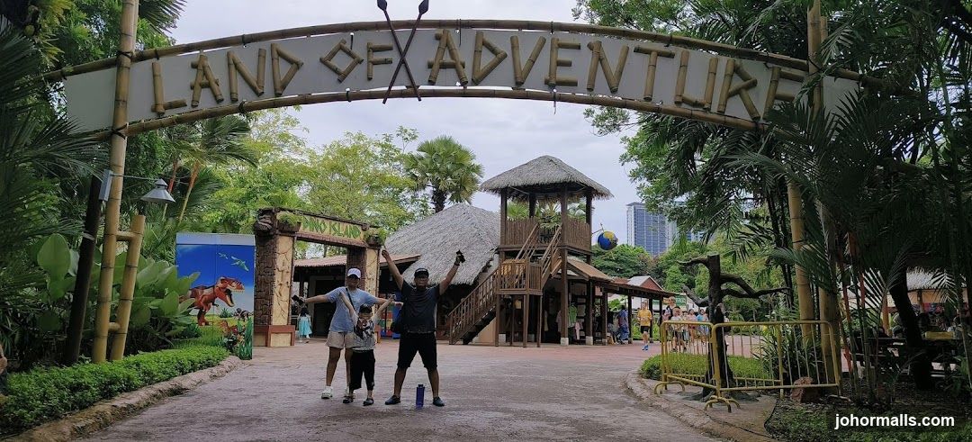Land of Adventure Entrance