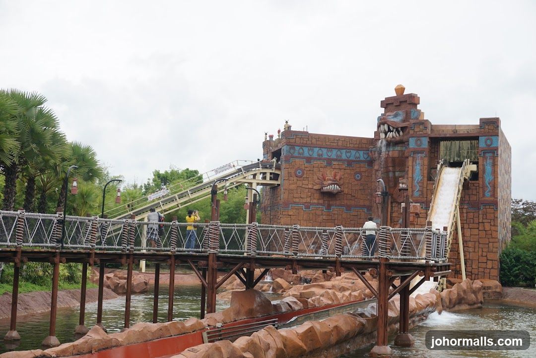 Theme Park Water Ride
