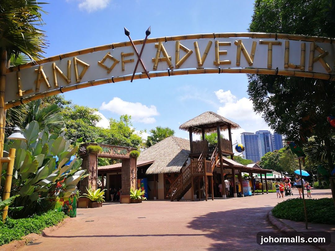 Land of Adventure Entrance