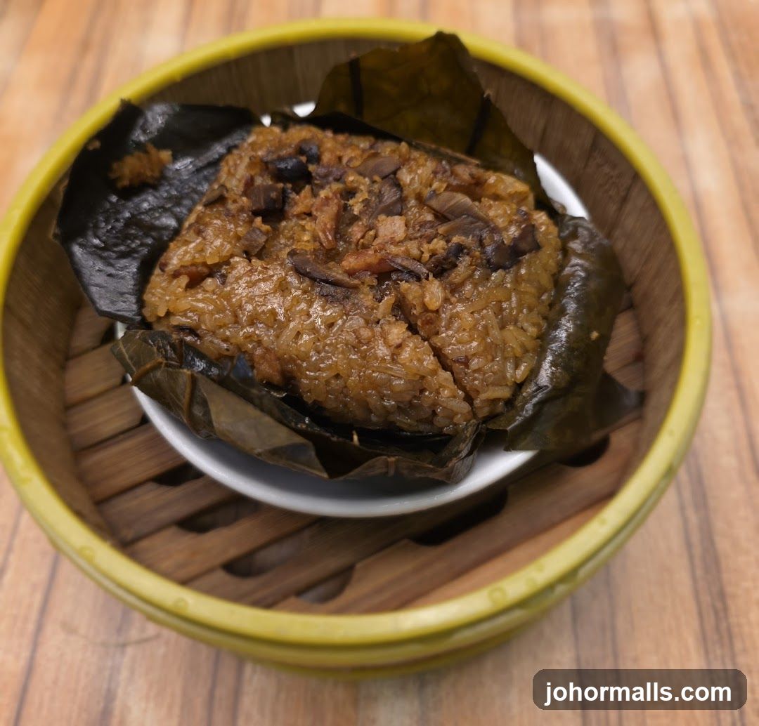 Steamed Sticky Rice with Mushrooms
