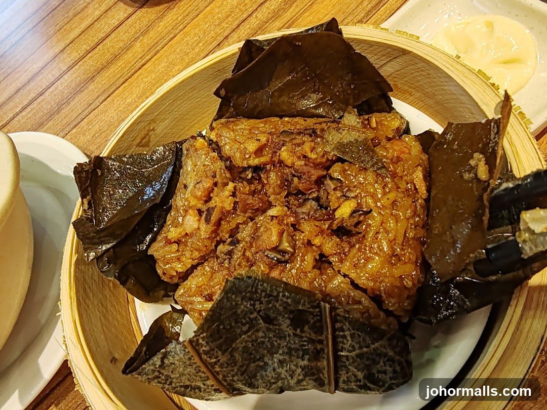 Steamed Sticky Rice in Lotus Leaf