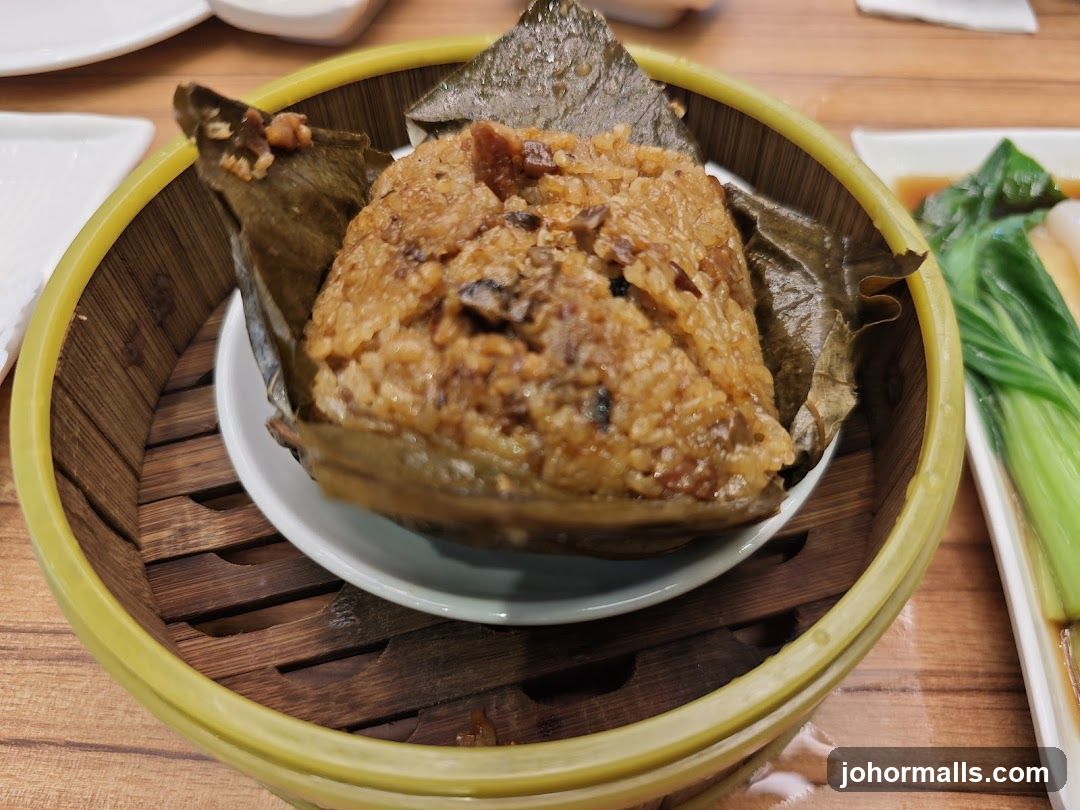 Steamed Sticky Rice Dumpling