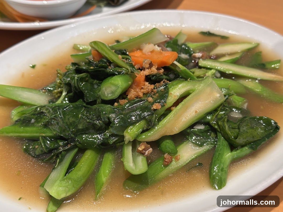 Stir-fried Chinese Broccoli with Garlic