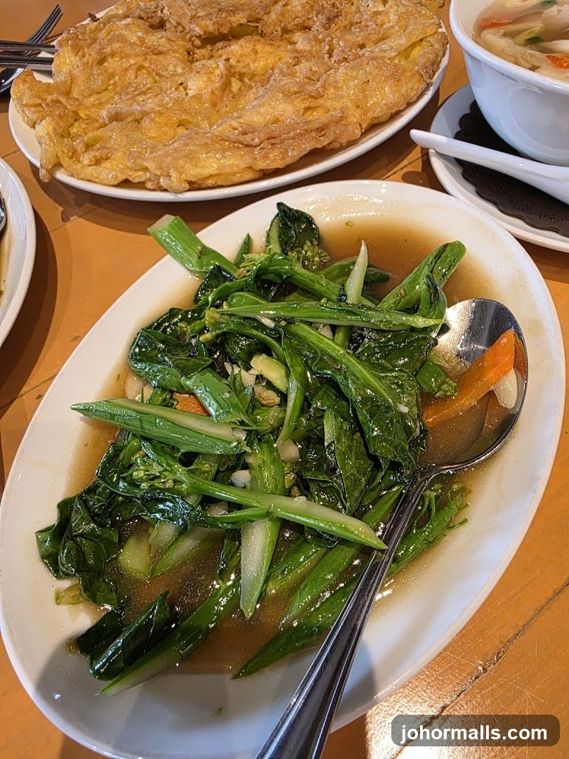 Stir-fried Chinese Broccoli with Garlic