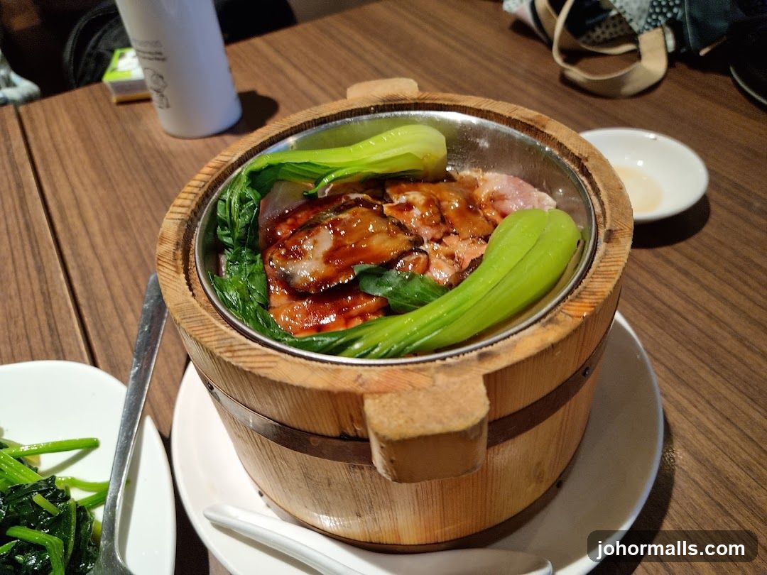 Steamed Rice with Roasted Meat