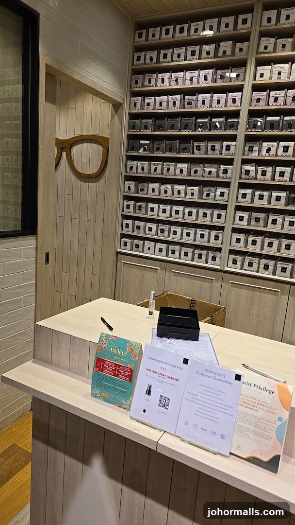 Eyewear Store Counter