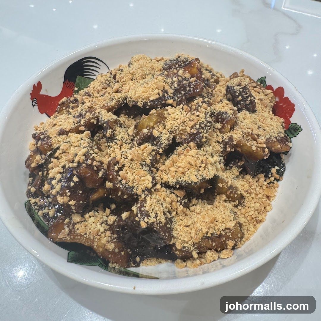 Fried Bananas with Peanut Topping