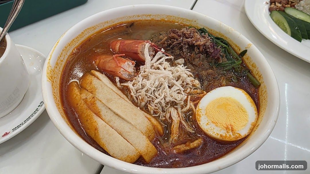 Laksa with Prawns and Egg