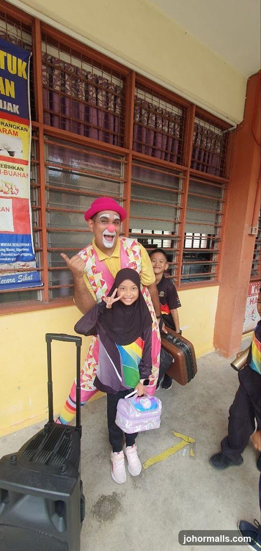 Clown with Children