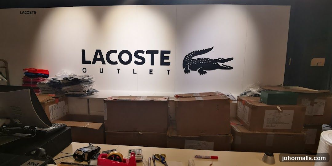 Lacoste Outlet Store Interior