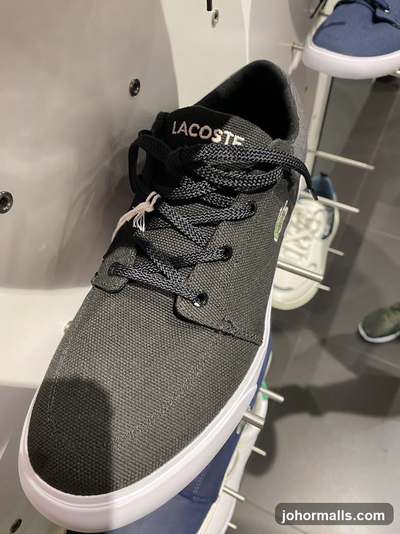 Lacoste Sneakers