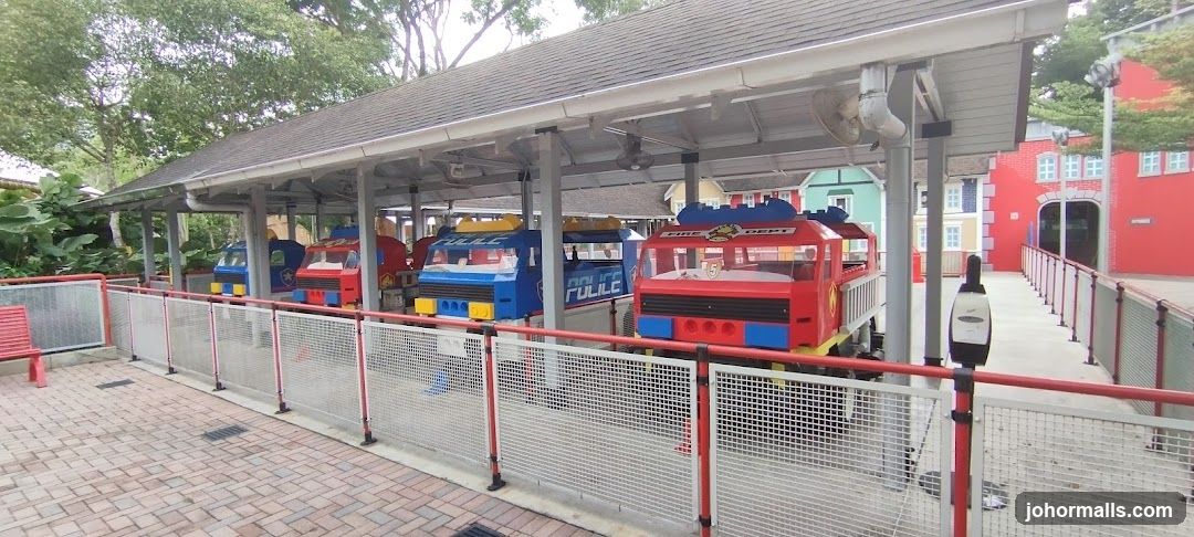 Lego-themed ride vehicles