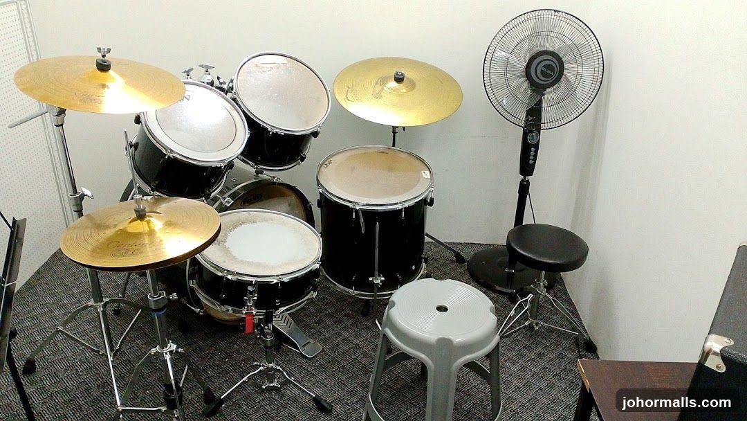 Drum Set and Fan