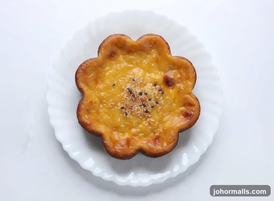 Flower-shaped pastry with sesame seeds