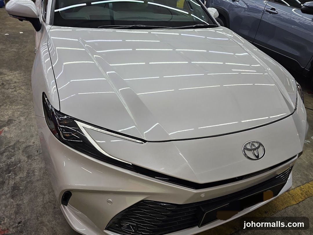 White Car Hood and Grille