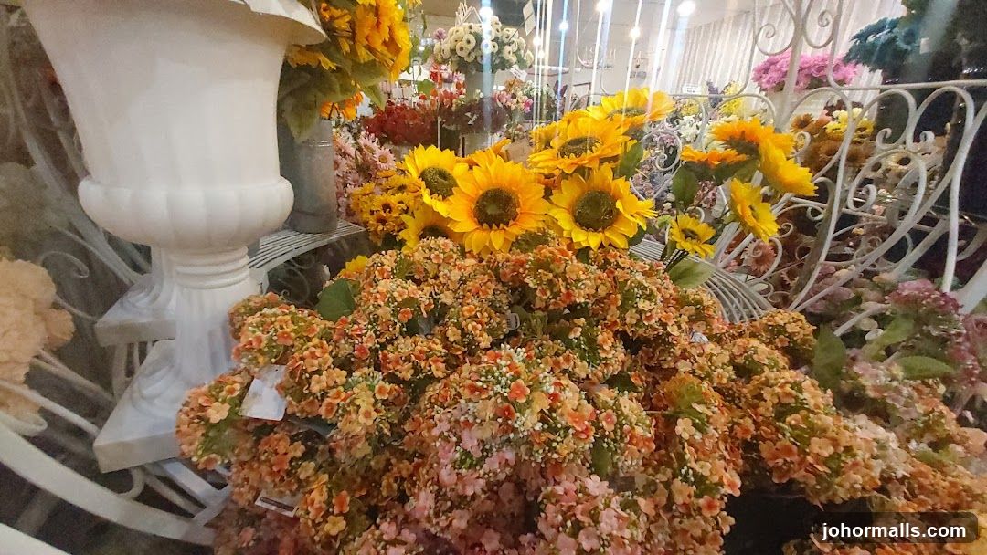 Artificial Flowers Display