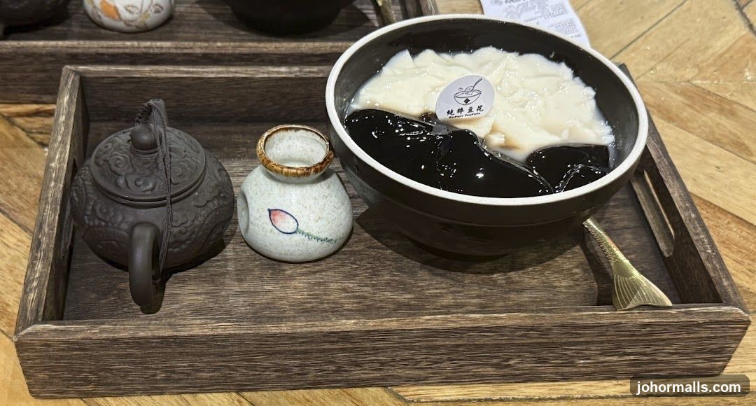 Dessert with Teapot