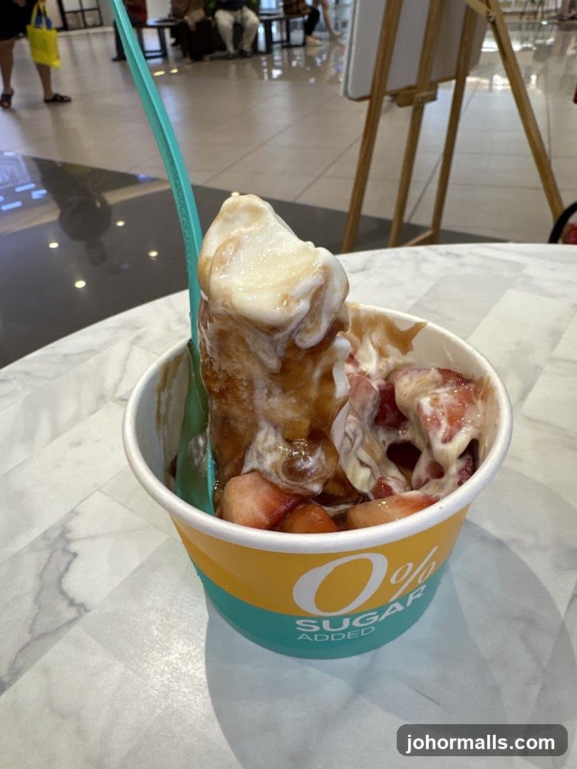 Frozen Yogurt with Strawberries and Sauce