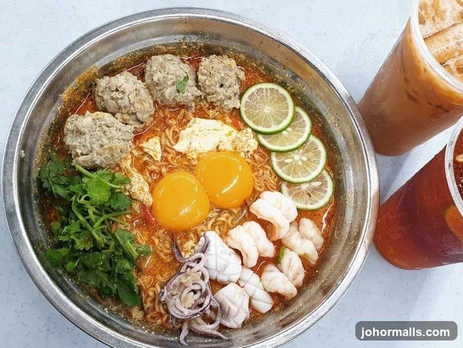 Noodle Soup with Seafood and Eggs