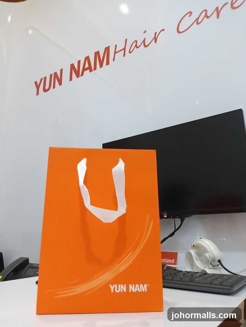 Yun Nam Hair Care Bag