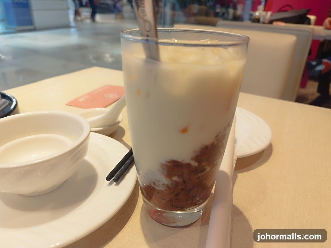 Iced Milk Tea with Chocolate Crumble
