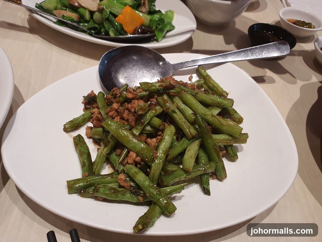 Stir-fried Green Beans with Minced Meat
