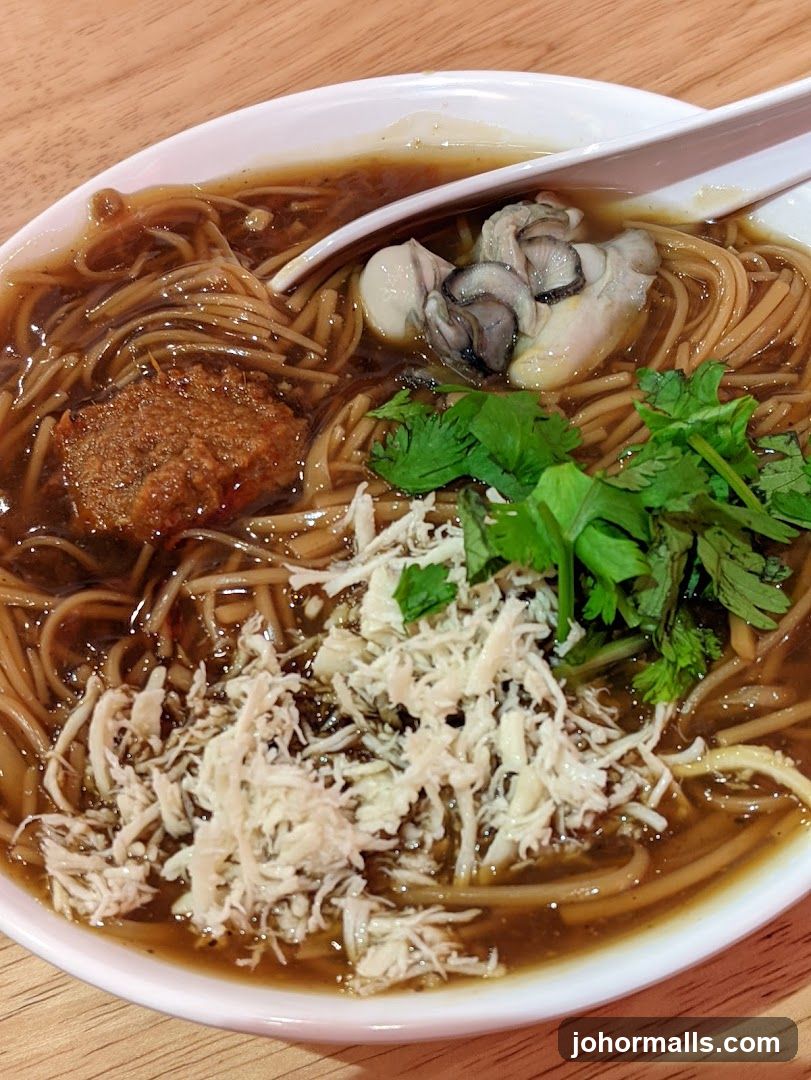 Oyster and Shredded Chicken Noodle Soup