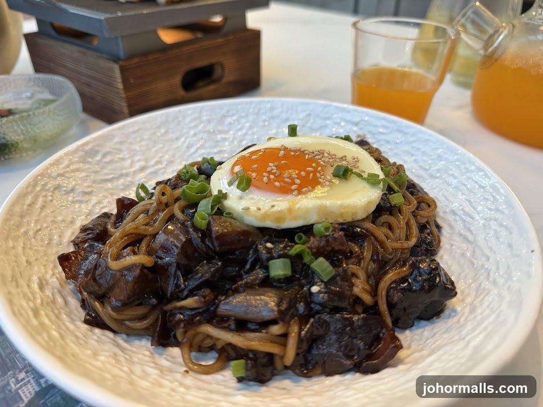 Jajangmyeon with Fried Egg