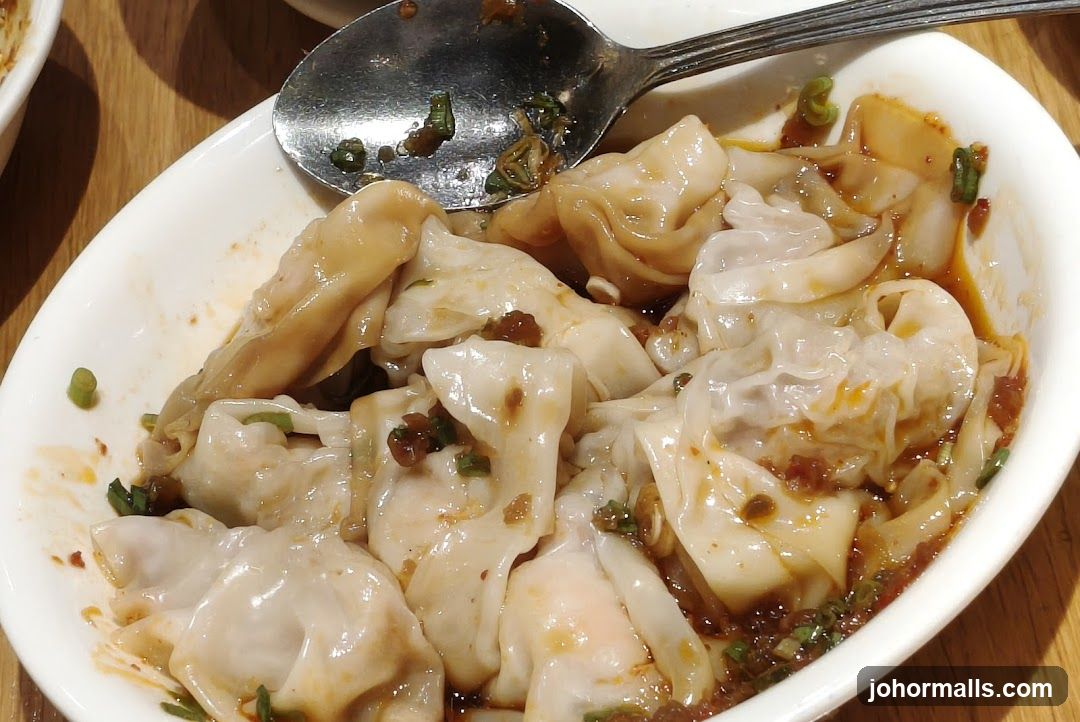 Wontons in Chili Oil