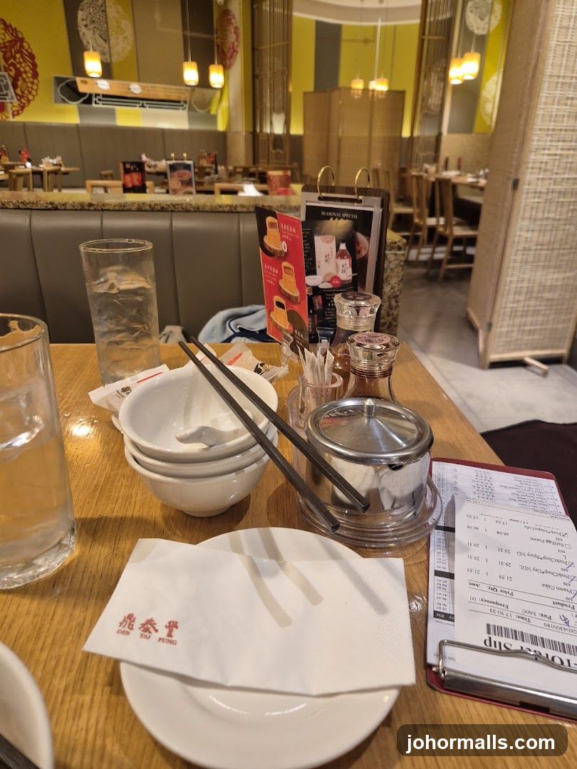 Restaurant Table Setting