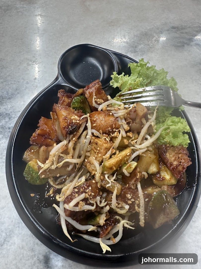 Fried Noodles with Bean Sprouts