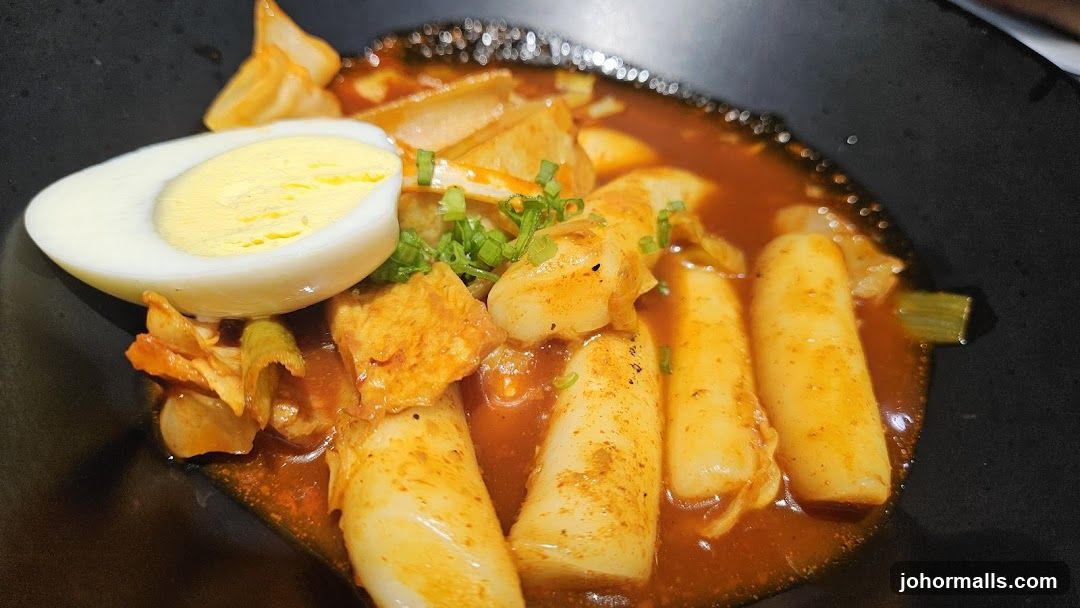 Tteokbokki with Egg