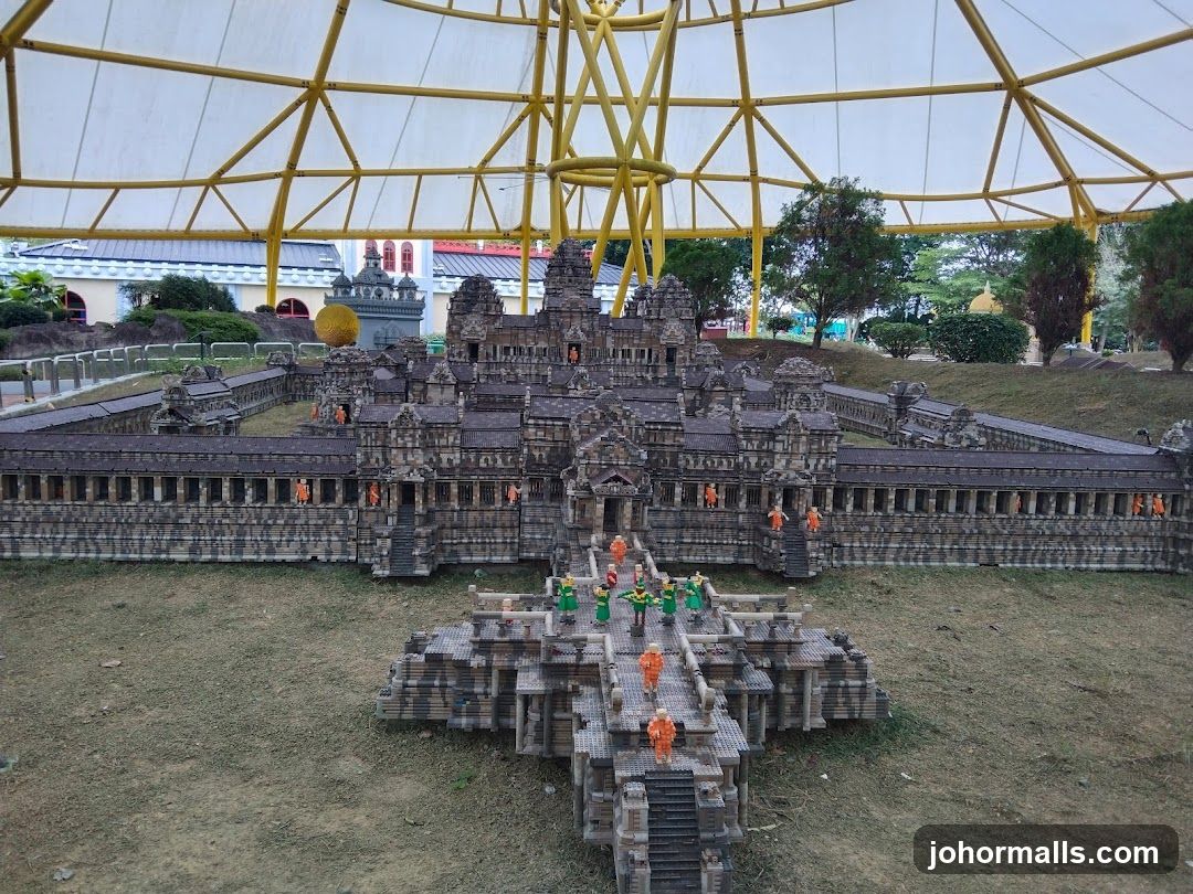 Legoland Miniland Temple Display