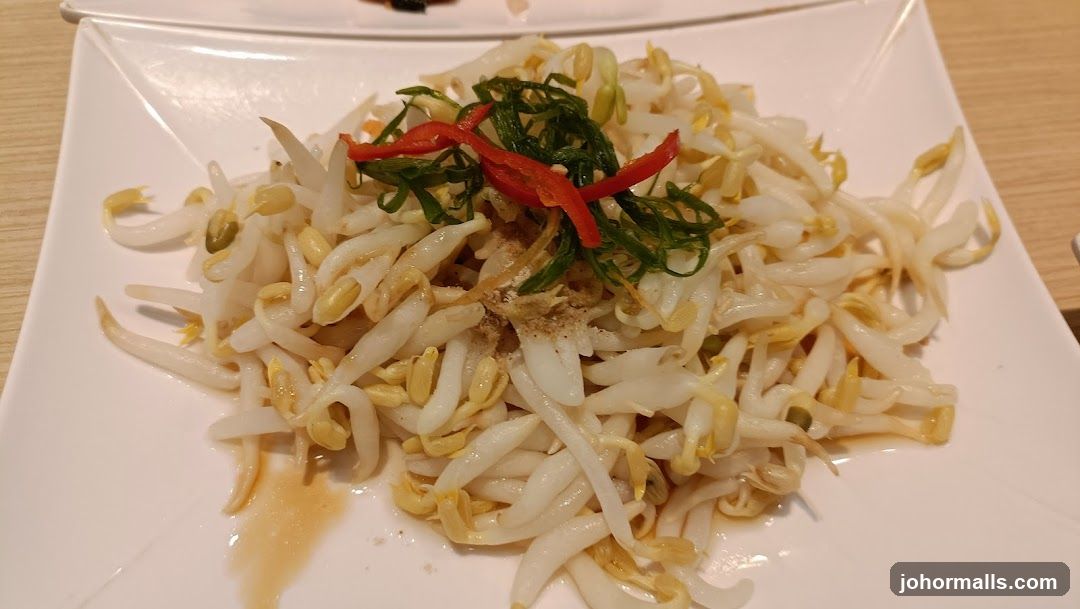 Bean Sprouts with Chili and Scallions
