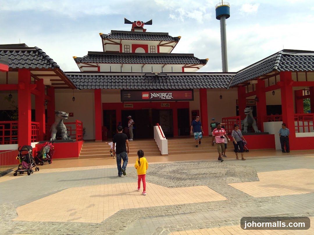 LEGO NINJAGO The Ride entrance