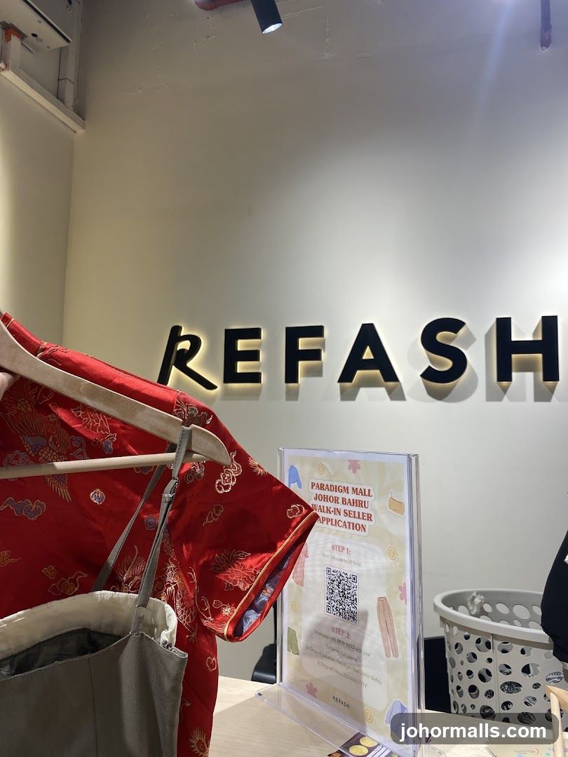 REFASH Store Interior