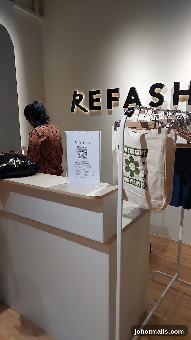 REFASH Store Interior
