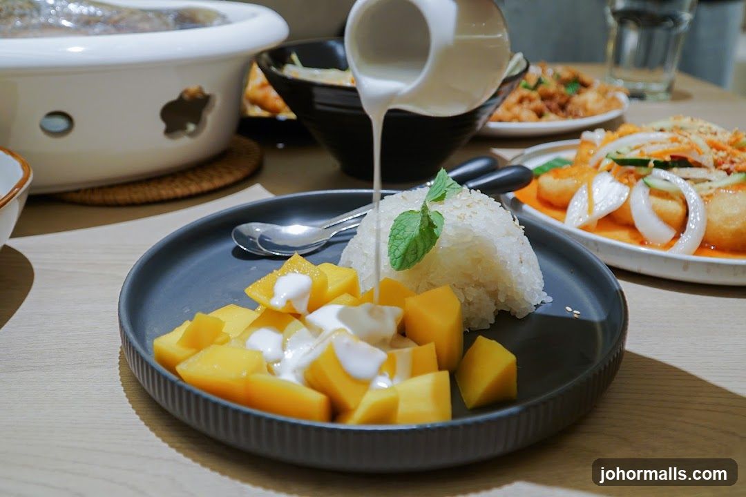 Dessert Plate with Mango and Rice