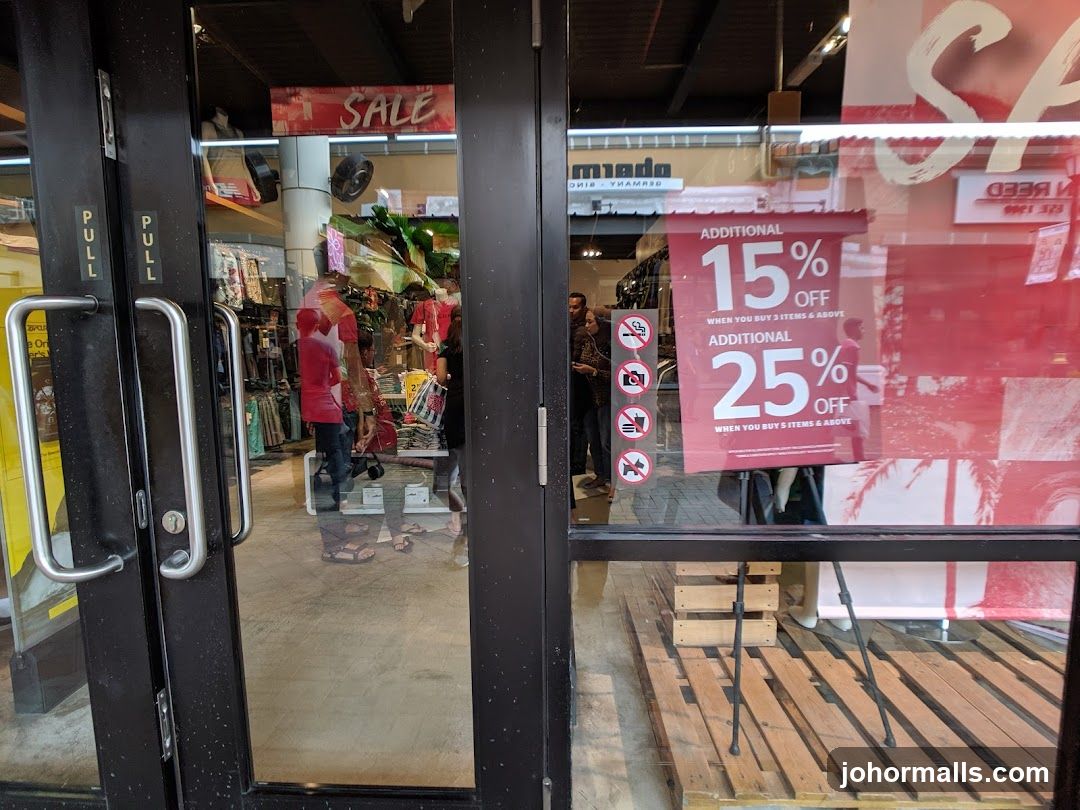 Storefront with Sale Promotions