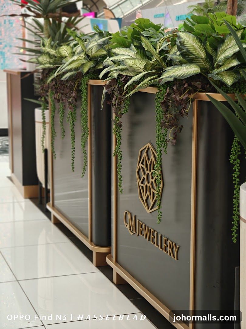 Jewelry Store Display