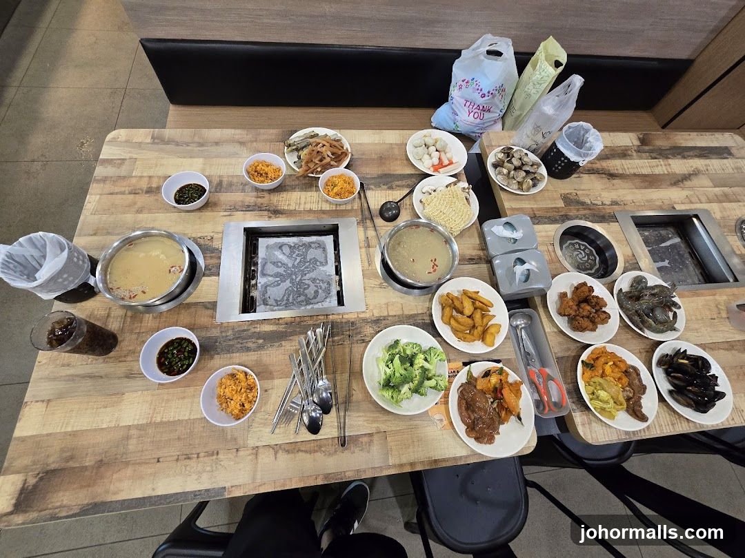 Restaurant Table Setup