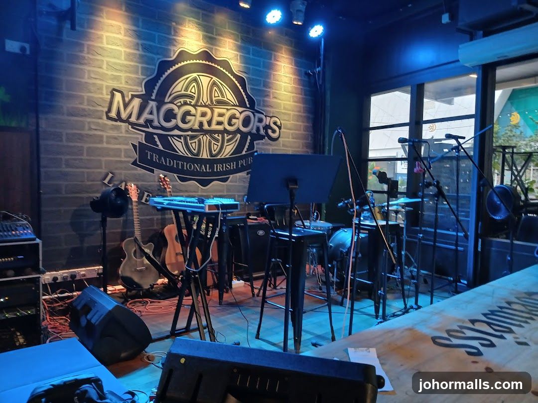 MacGregor's Traditional Irish Pub Interior