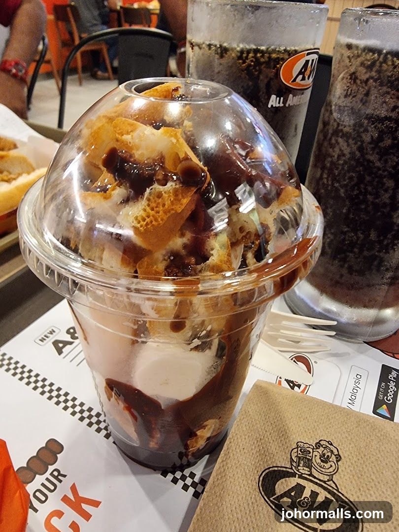 A&W Restaurant Interior