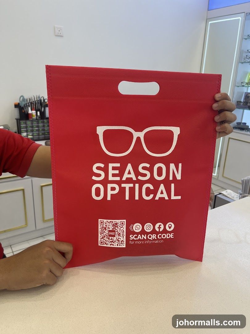 Season Optical branded bag