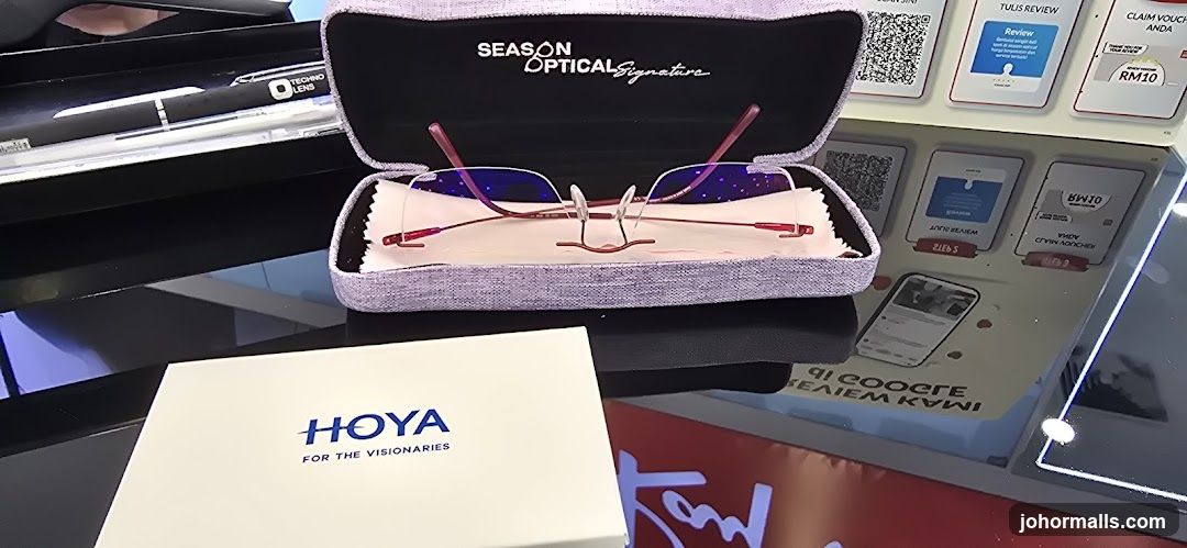 Season Optical Signature Glasses Display