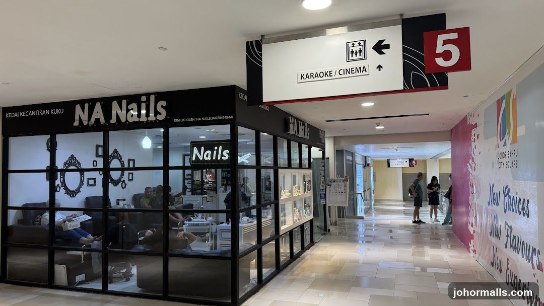 NA Nails storefront in shopping mall