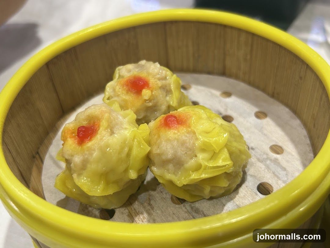 Steamed Dumplings in Bamboo Steamer