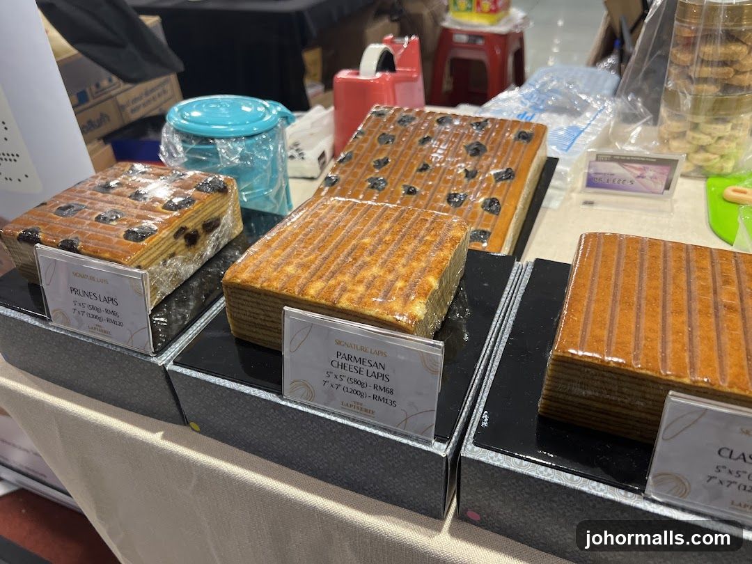 Lapis Kueh Display